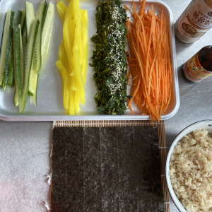 making kimbap